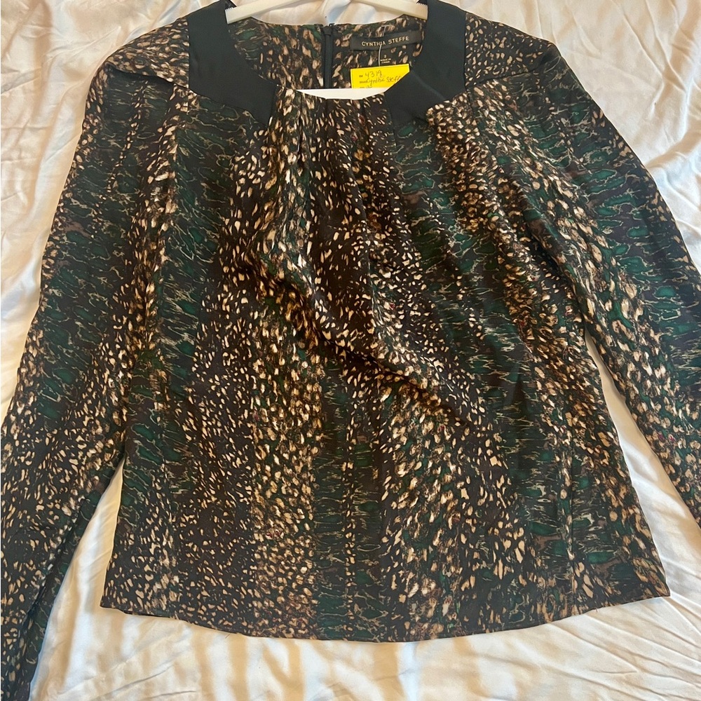 Cynthia Steffe NWT 100% silk Leopard Print Women's Top, Sz 2
